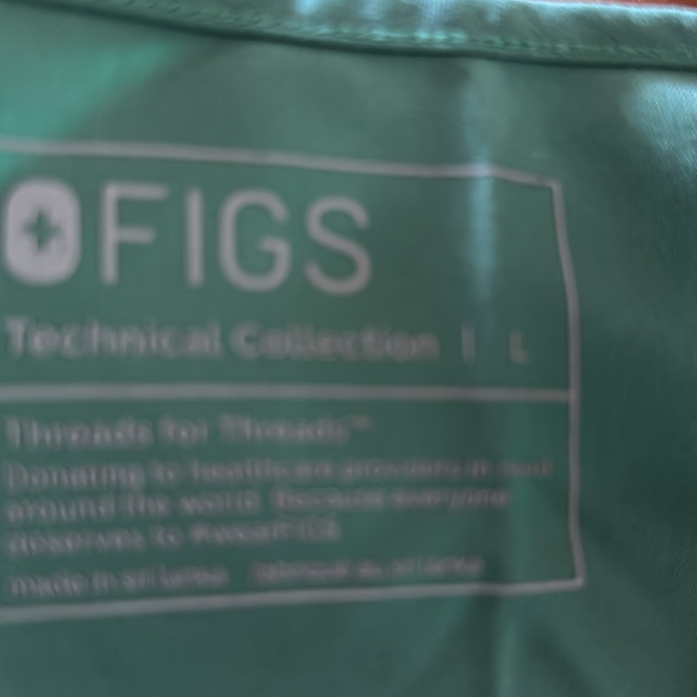Figs one pocket scrub top PO 1770 - Picture 2 of 2